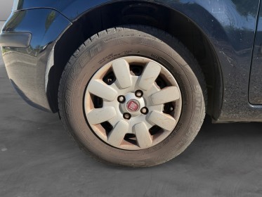 Fiat panda 1.2 8v 69 ch easy clim radio cd garantie 12 mois occasion simplicicar marignane  simplicicar simplicibike france
