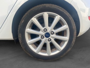 Ford fiesta 1.0 ecoboost 100 ss titanium / courroie de distribution pour la vente / entretien complet ford occasion...