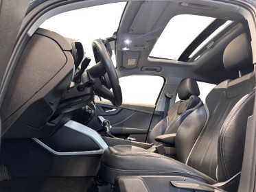 Audi q2 q2 1.4 tfsi cod 150 ch s tronic 7 design luxe gris nano - toit ouvrant - keyless go - pack assis route - affichage......