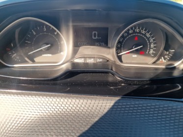 Peugeot 2008 1.6 bluehdi ss bvm5 active 100ch occasion avignon (84) simplicicar simplicibike france