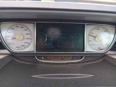 Peugeot 807 2.0 hdi 16v 136 fap confort - 7 places - clim auto et bizone - sièges chauffants occasion simplicicar compiegne...