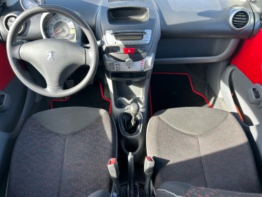 Peugeot 107 1.0e 12v 68ch blue lion trendy moteur à chaine/pas de climatisation garantie 12 mois occasion simplicicar...