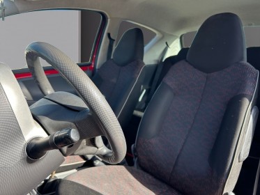 Peugeot 107 1.0e 12v 68ch blue lion trendy moteur à chaine/pas de climatisation garantie 12 mois occasion simplicicar...