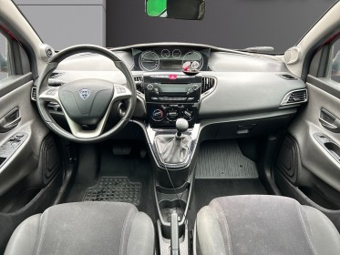 Lancia ypsilon vpc 0.9 twinair 85 ch stopstart gold dfs / garantie 12 mois / 1er main / toit ouvrant / boite auto occasion...