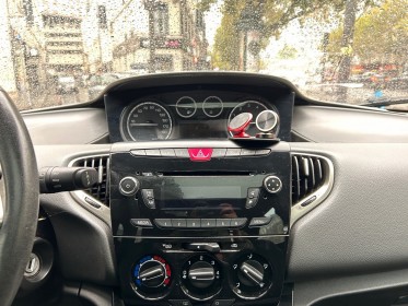 Lancia ypsilon vpc 0.9 twinair 85 ch stopstart gold dfs / garantie 12 mois / 1er main / toit ouvrant / boite auto occasion...