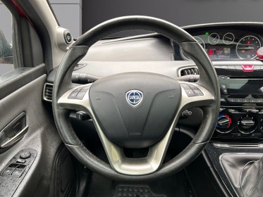 Lancia ypsilon vpc 0.9 twinair 85 ch stopstart gold dfs / garantie 12 mois / 1er main / toit ouvrant / boite auto occasion...