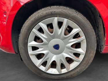 Lancia ypsilon vpc 0.9 twinair 85 ch stopstart gold dfs / garantie 12 mois / 1er main / toit ouvrant / boite auto occasion...