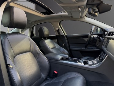 Jaguar xf xf 2.0 d - 180 ch bva business prestige - hud - caméra de recul - sièges électriques à mémoires occasion paris...
