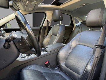 Jaguar xf xf 2.0 d - 180 ch bva business prestige - hud - caméra de recul - sièges électriques à mémoires occasion paris...