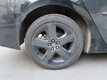 Toyota prius pro hybride rc18 lounge occasion paris 17ème (75)(porte maillot) simplicicar simplicibike france