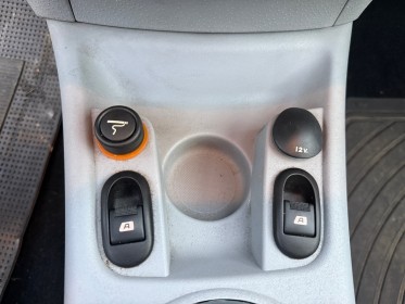 Citroen c3 c3 1.4i 16v/toit ouvrant/climatisation/radio/entretien à jour/garantie occasion simplicicar salon de provence...