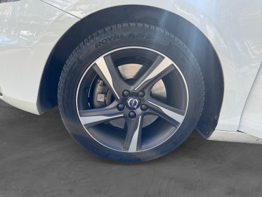 Volvo v40 t3 152 r-design geartronic a - garantie 12 mois - radar de recul - startstop occasion paris 17ème (75)(porte...