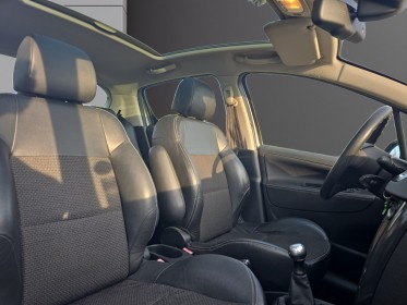 Peugeot 207 1.6 vti 16v 120 ch féline toit panoramique révisée garantie 12 mois occasion simplicicar vichy simplicicar...