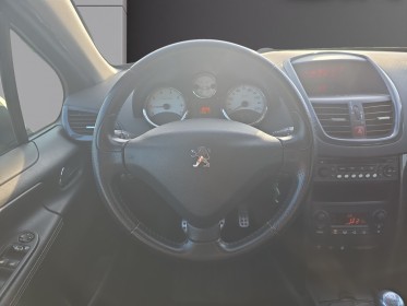 Peugeot 207 1.6 vti 16v 120 ch féline toit panoramique révisée garantie 12 mois occasion simplicicar vichy simplicicar...