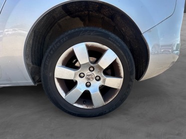 Peugeot 5008 premium 7pl 1.6 hdi 112ch fap bmp6 blue lion occasion avignon (84) simplicicar simplicibike france