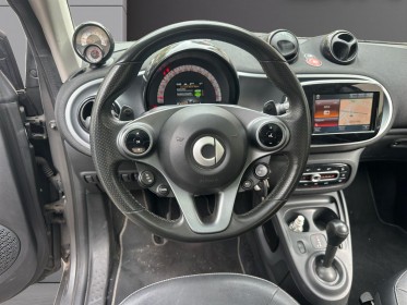 Smart fortwo coupe 0.9 90 ch ss ba6 prime caméra de recul/enceinte jbl/sièges chauffant/garantie 12 mois occasion paris...