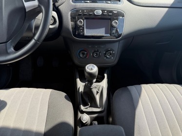 Fiat punto serie 8 1.2 69 ch lounge climatisation jantes alliage ecran numérique garantie 12 mois occasion barberey...