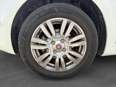 Fiat punto serie 8 1.2 69 ch lounge climatisation jantes alliage ecran numérique garantie 12 mois occasion barberey...