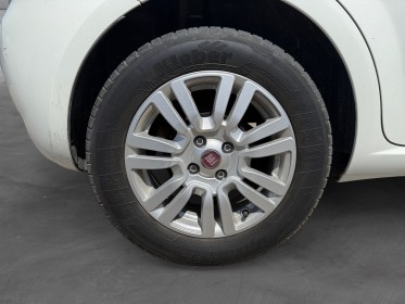 Fiat punto serie 8 1.2 69 ch lounge climatisation jantes alliage ecran numérique garantie 12 mois occasion barberey...