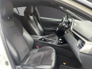 Toyota c-hr hybride 122h collection / garantie 12 mois / stationnement et sortie autonome / affichage tete haute / enceinte...