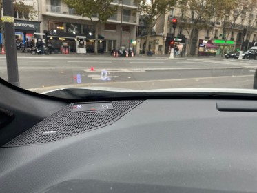 Toyota c-hr hybride 122h collection / garantie 12 mois / stationnement et sortie autonome / affichage tete haute / enceinte...