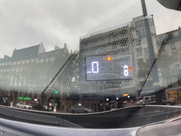 Toyota c-hr hybride 122h collection / garantie 12 mois / stationnement et sortie autonome / affichage tete haute / enceinte...