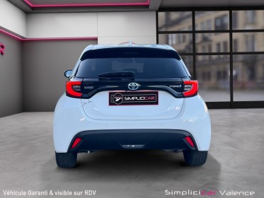 Toyota yaris hybride my22 116h design entretien toyota 1ère main caméra de recul carplay bluetooth navigation garantie...