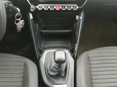 Peugeot 208 1.5 bluehdi 100 ss bvm6  finition allure / caméra 360 / feux autos / essuis glaces auto occasion réunion ville...