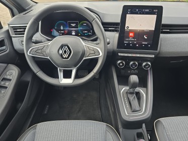 Renault clio v nouvelle e-tech full hybrid 145 ch techno caméra de recul 1ére main révisée garantie 12 mois entretien......