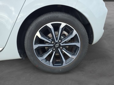 Renault clio v nouvelle e-tech full hybrid 145 ch techno caméra de recul 1ére main révisée garantie 12 mois entretien......