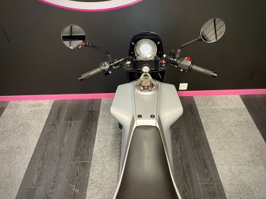 Husqvarna vitpilen 401 garantie 12 mois occasion parc moto simplicicar lyon ouest simplicicar simplicibike france