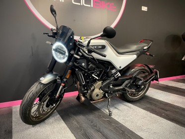 Husqvarna vitpilen 401 garantie 12 mois occasion parc moto simplicicar lyon ouest simplicicar simplicibike france