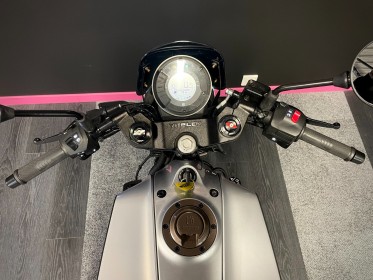 Husqvarna vitpilen 401 garantie 12 mois occasion parc moto simplicicar lyon ouest simplicicar simplicibike france