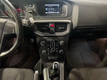 Volvo v40 t2 120 momentum garantie 12 mois occasion montpellier (34) simplicicar simplicibike france