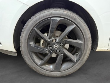 Opel corsa 1.4 90 ch black edition - garantie 12 mois occasion simplicicar lyon ouest simplicicar simplicibike france