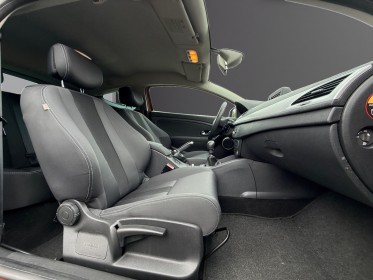 Renault megane iii coupe 1.6 16v 110 - garantie 12mois - radio cd bluetooth mp3 - clim auto - rÉgulateur occasion...