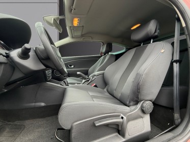 Renault megane iii coupe 1.6 16v 110 - garantie 12mois - radio cd bluetooth mp3 - clim auto - rÉgulateur occasion...