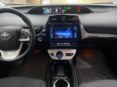 Toyota prius hybride dynamic / garantie 12 mois / affichage tÊte haute / camÉra de recul / chargeur a induction occasion...