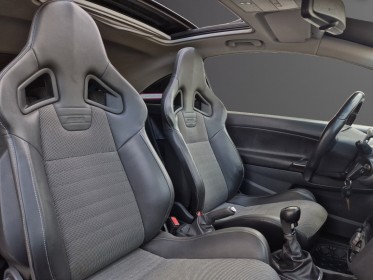 Opel corsa 1.6 turbo - 192 ch opc toit ouvrant bacquets recaro suspensions sport revision a jour occasion simplicicar valence...