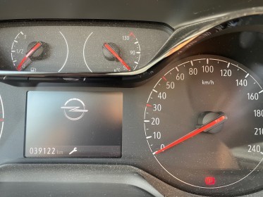 Opel corsa 1.2 turbo 100 ch bva8 - caméra de recul - carplay - 40.000km - garantie occasion simplicicar salon de provence...