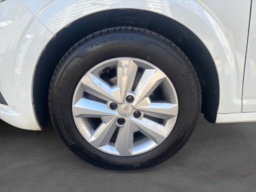 Dacia sandero sce 65 expression garantie 12 mois carplay régulateur climatisation faible consommation occasion montpellier...