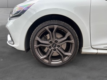 Renault clio iv 1.6 turbo 200 rs edc garantie 12 mois occasion simplicicar vienne simplicicar simplicibike france