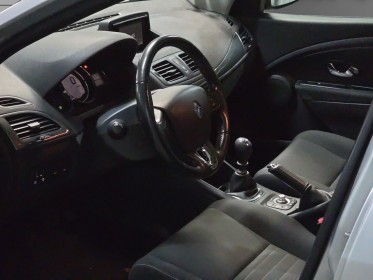 Renault megane iii estate estate iii tce 115 energy limited clim bi-zone barre de toit garantie 12 mois occasion simplicicar...