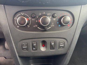 Dacia sandero tce 90 stepway caméra de recul climatisation gp garantie 12 mois occasion barberey simplicicar simplicibike...