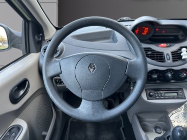 Renault twingo ii 1.2 lev 16v 75 eco2 authentique garantie 12 mois occasion simplicicar amiens  simplicicar simplicibike france