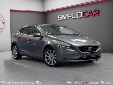 Volvo v40 d2 120 summum geartronic a - garantie 12 mois occasion simplicicar lyon ouest simplicicar simplicibike france