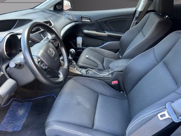 Honda civic 2015 1.6 i-dtec 120 exécutive navi, sièges chauffants, caméra de recul, climatisation bizone, vitres......