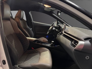 Toyota c-hr hybride mc19 2.0l 184ch distinctive garantie 12 mois occasion montpellier (34) simplicicar simplicibike france