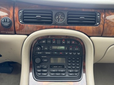 Jaguar xj xj8 4.0 v8 pack classique a garantie 12 mois occasion scl 56 - simplicicar vannes simplicicar simplicibike france