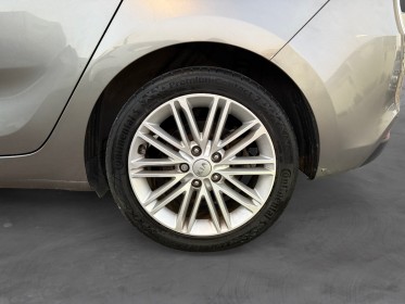 Kia carens 1.7 crdi 115cv active - 7 places - distribution à chaîne - attelage - garantie 12 mois occasion simplicicar...